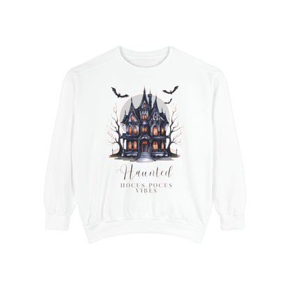Haunted House Sweatshirt, Cozy Unisex Sweatshirt for Halloween, Spooky Fall Apparel, Ghostly Vibes for Autumn Celebrations, Perfect [...]